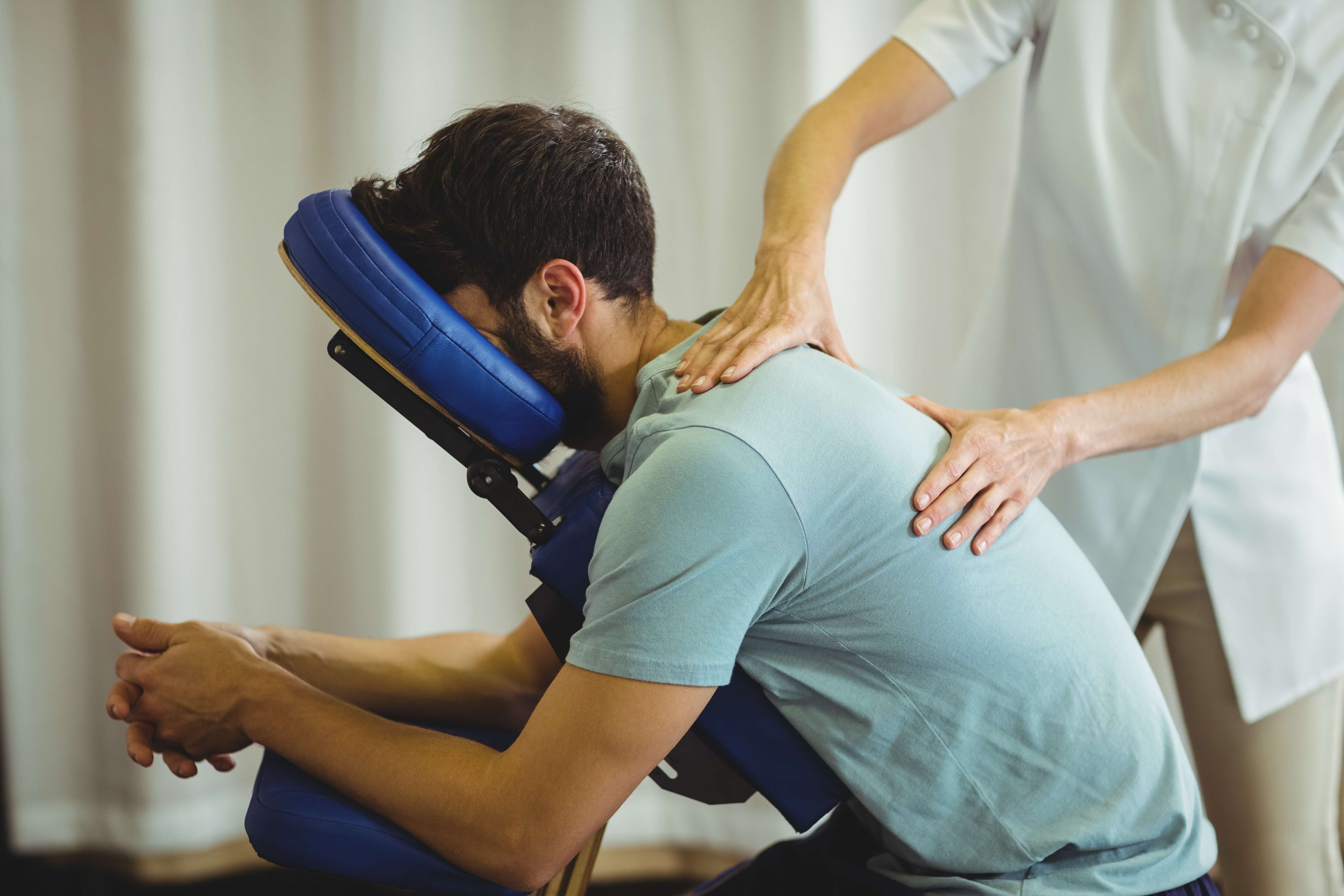 Massage sur chaise en entreprise